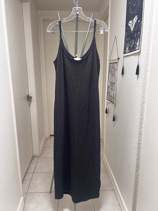 H&M Dresses & Skirts - H&M Black Textured dress